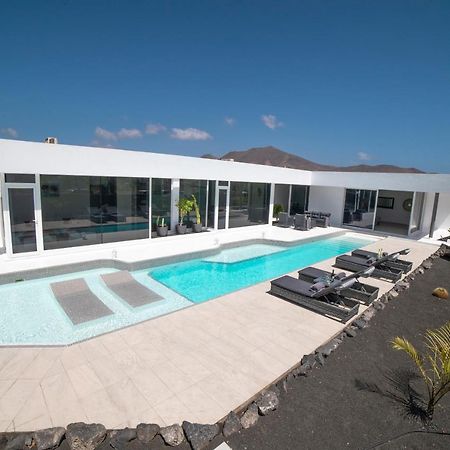 Valhalla Villa Playa Blanca  Buitenkant foto